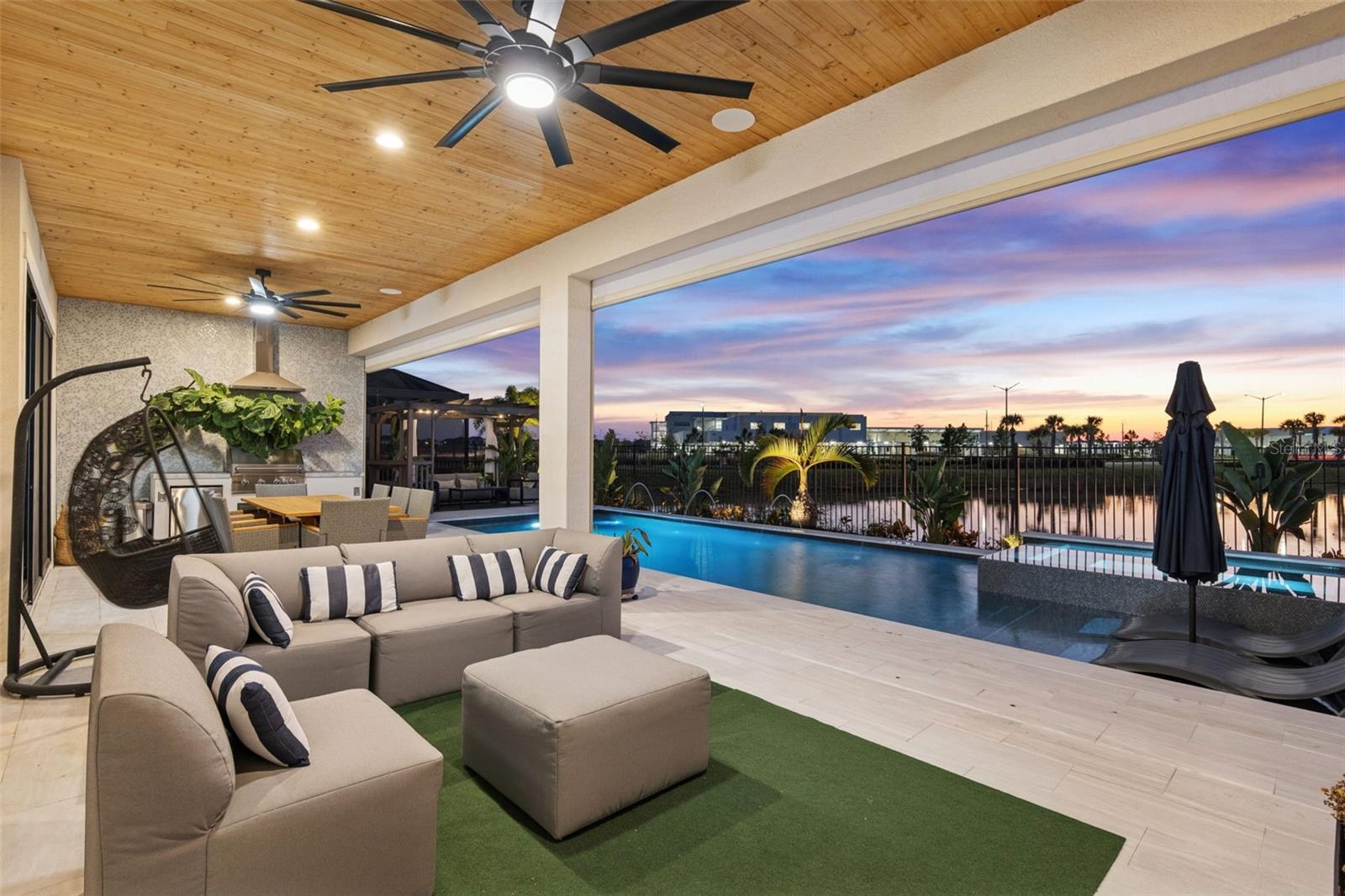 LAUREL POINTE PH 1 - Residential