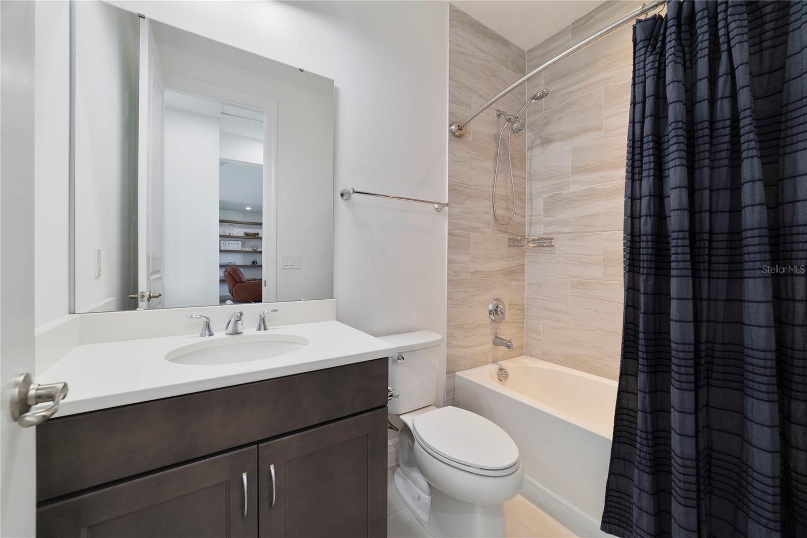 LAUREL POINTE PH 1 - Residential