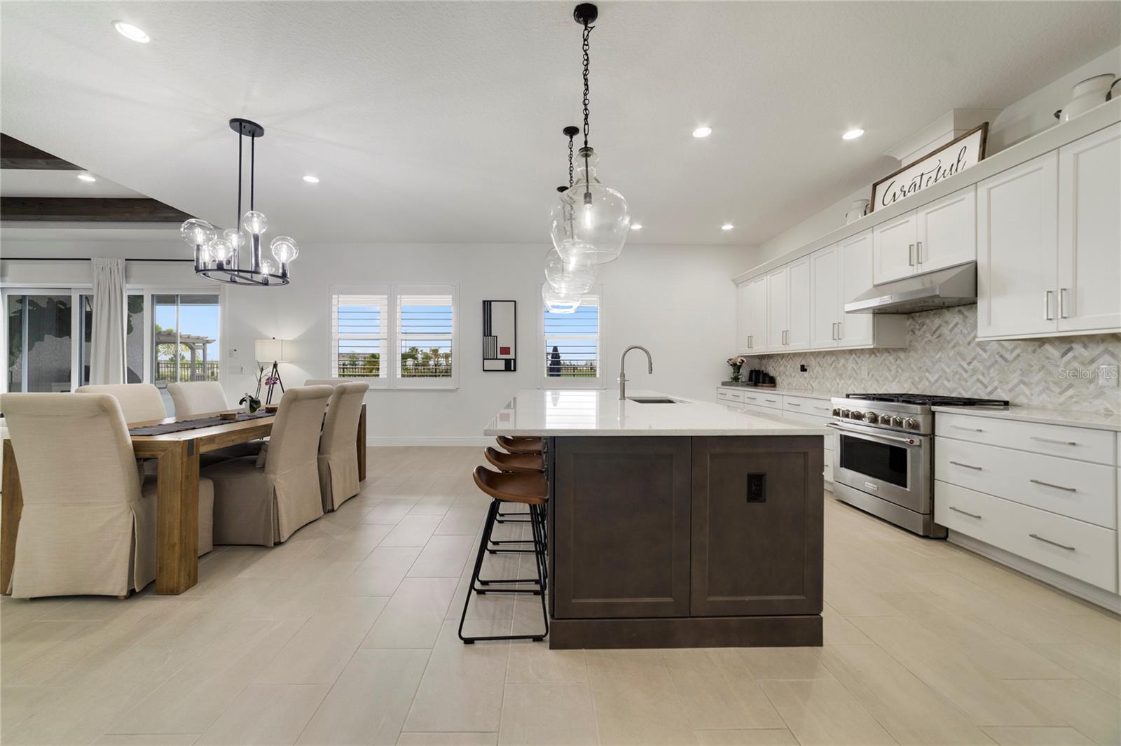 LAUREL POINTE PH 1 - Residential