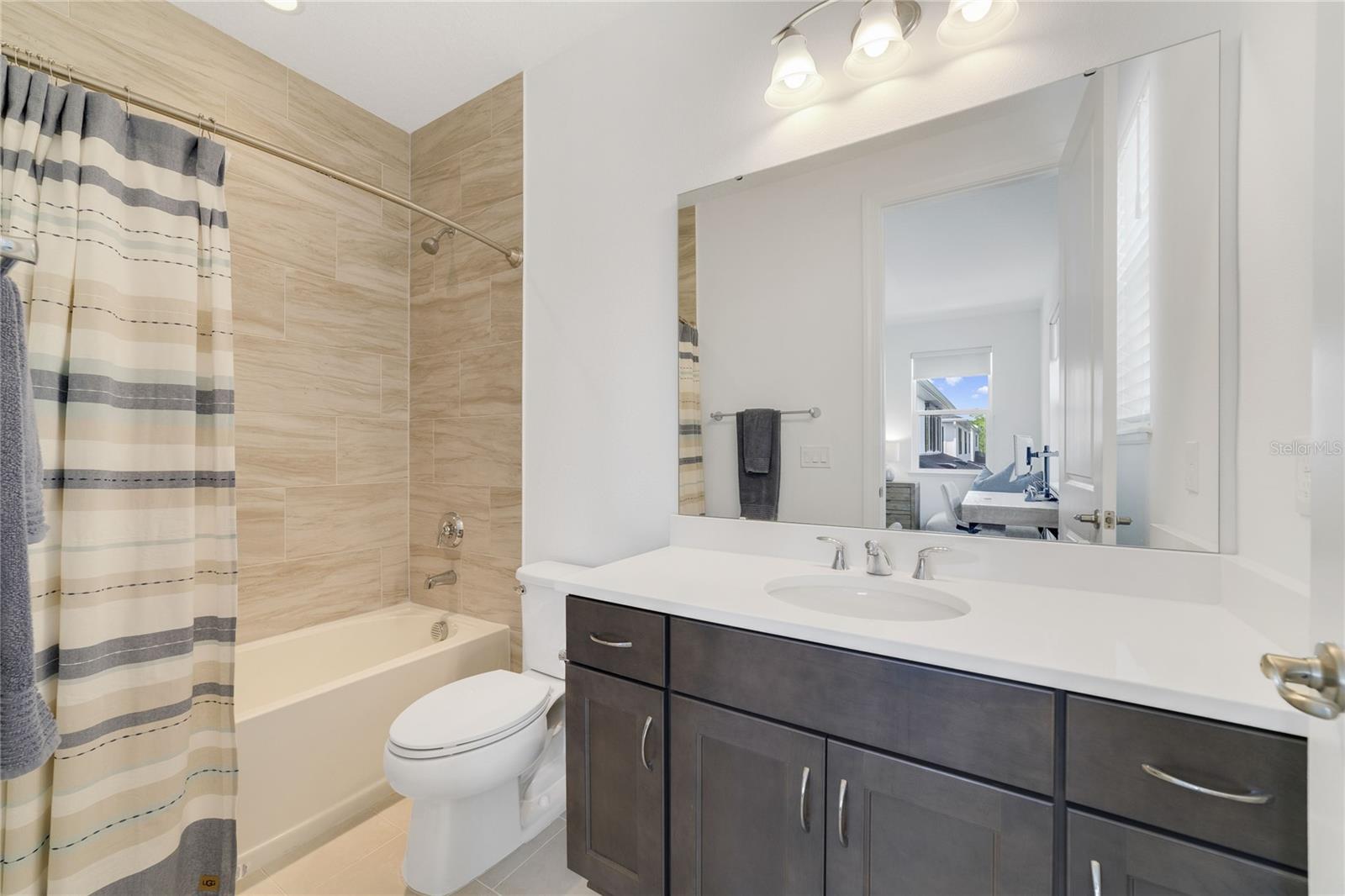 LAUREL POINTE PH 1 - Residential