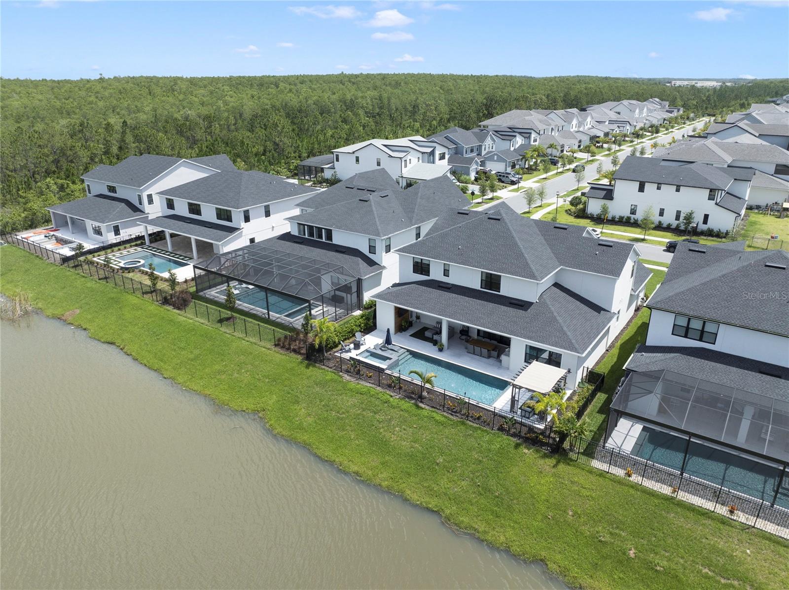 LAUREL POINTE PH 1 - Residential