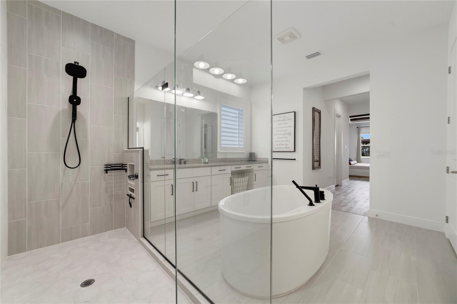 LAUREL POINTE PH 1 - Residential