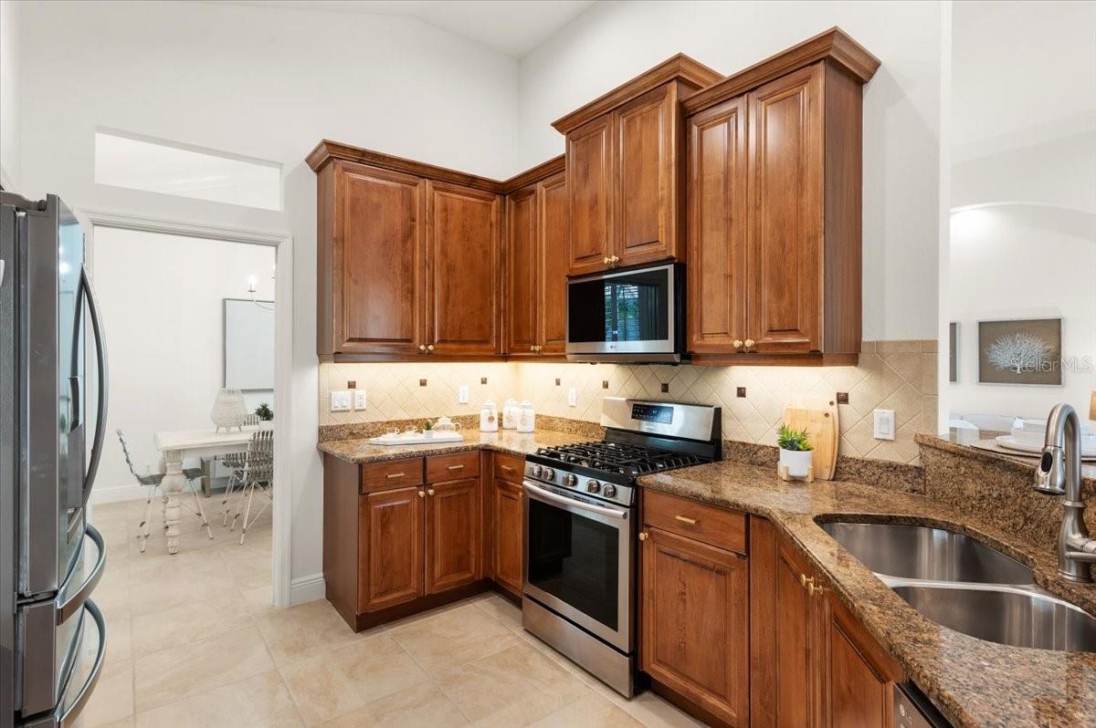 LAKEWOOD RANCH COUNTRY CLUB VILLAGE - Residential