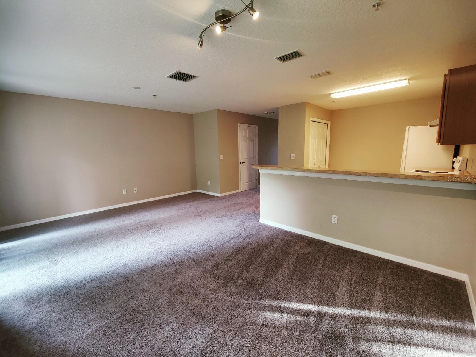 LYNWOOD/SOUTHMEADOW PH 03 - Residential Lease