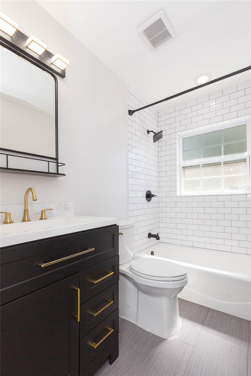 WOODBERY ESTATES - Residential Lease