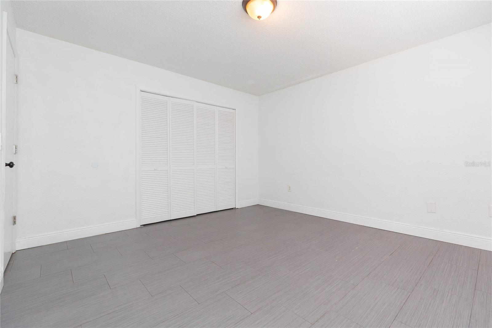 WOODBERY ESTATES - Residential Lease