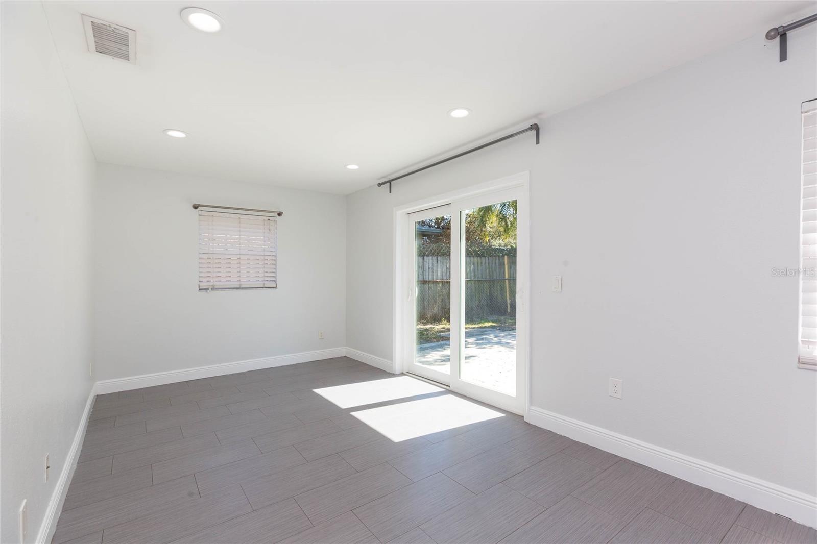 WOODBERY ESTATES - Residential Lease