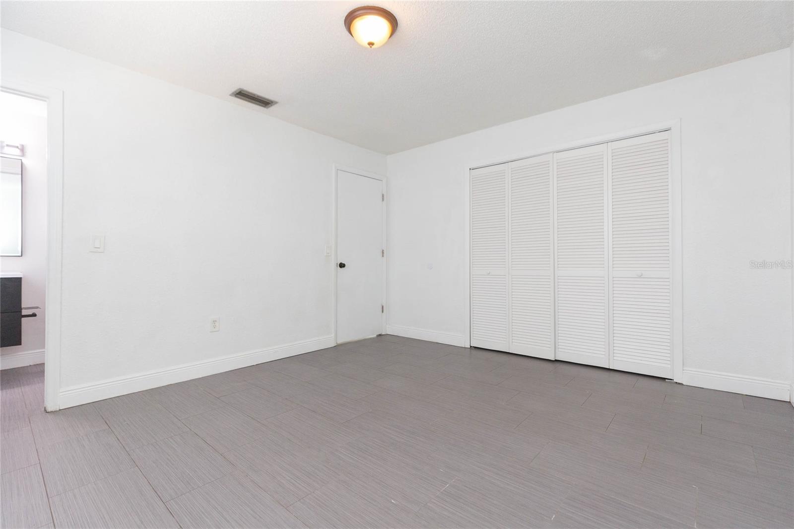 WOODBERY ESTATES - Residential Lease