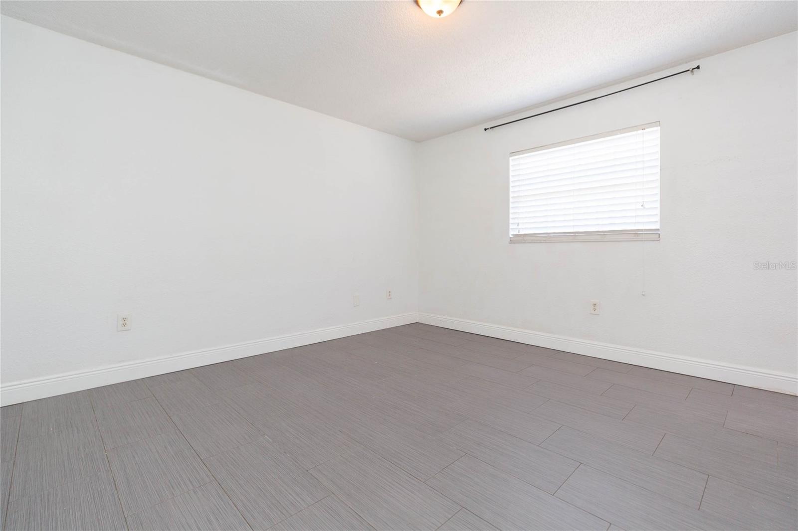 WOODBERY ESTATES - Residential Lease