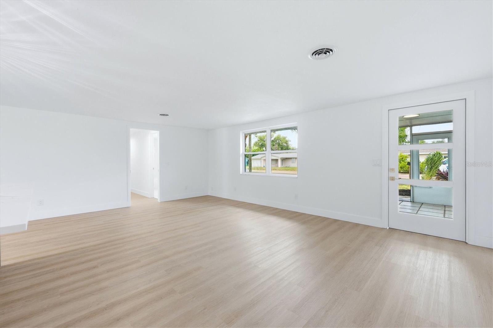 SOUTH VENICE - Residential