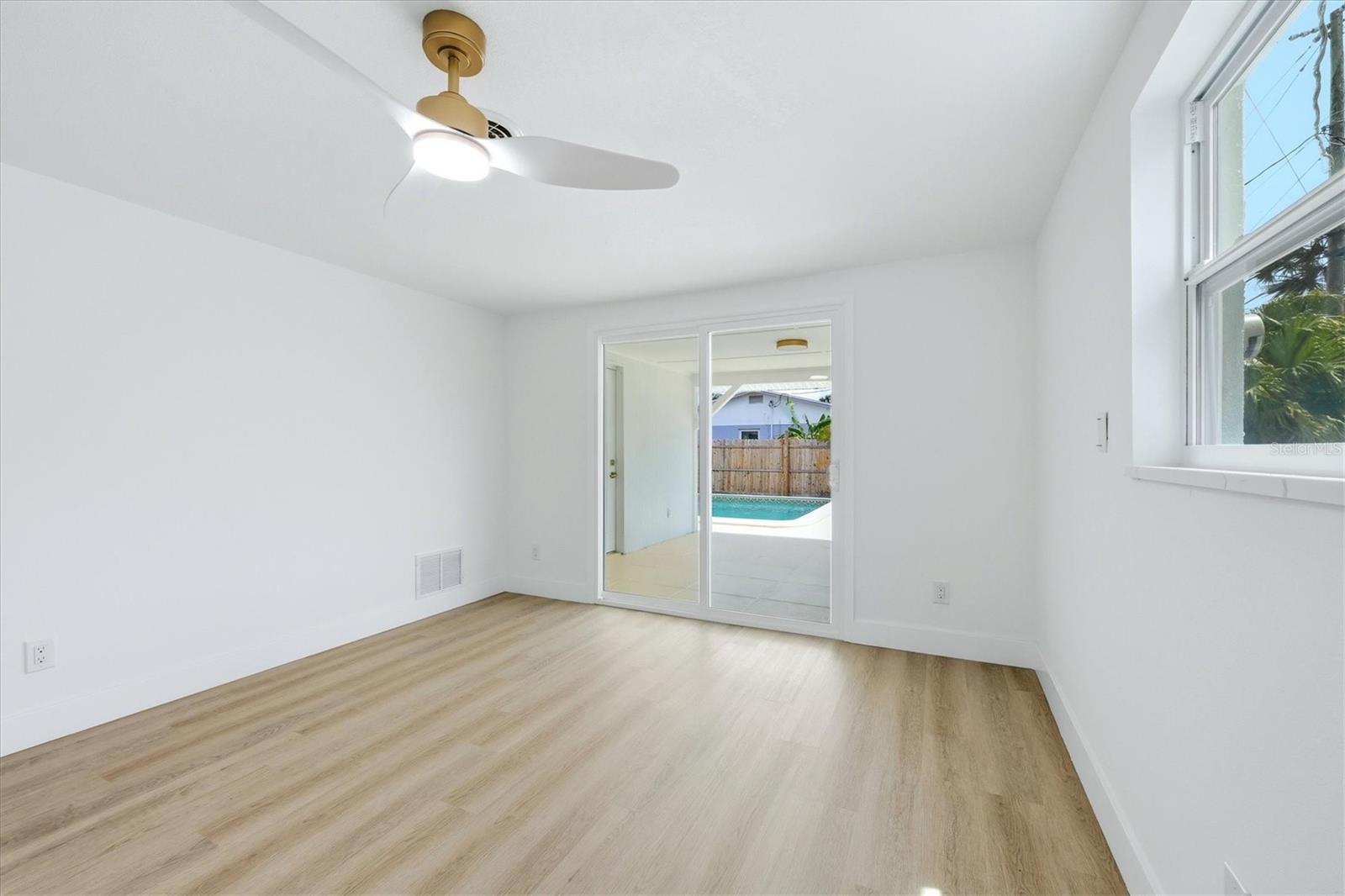 SOUTH VENICE - Residential