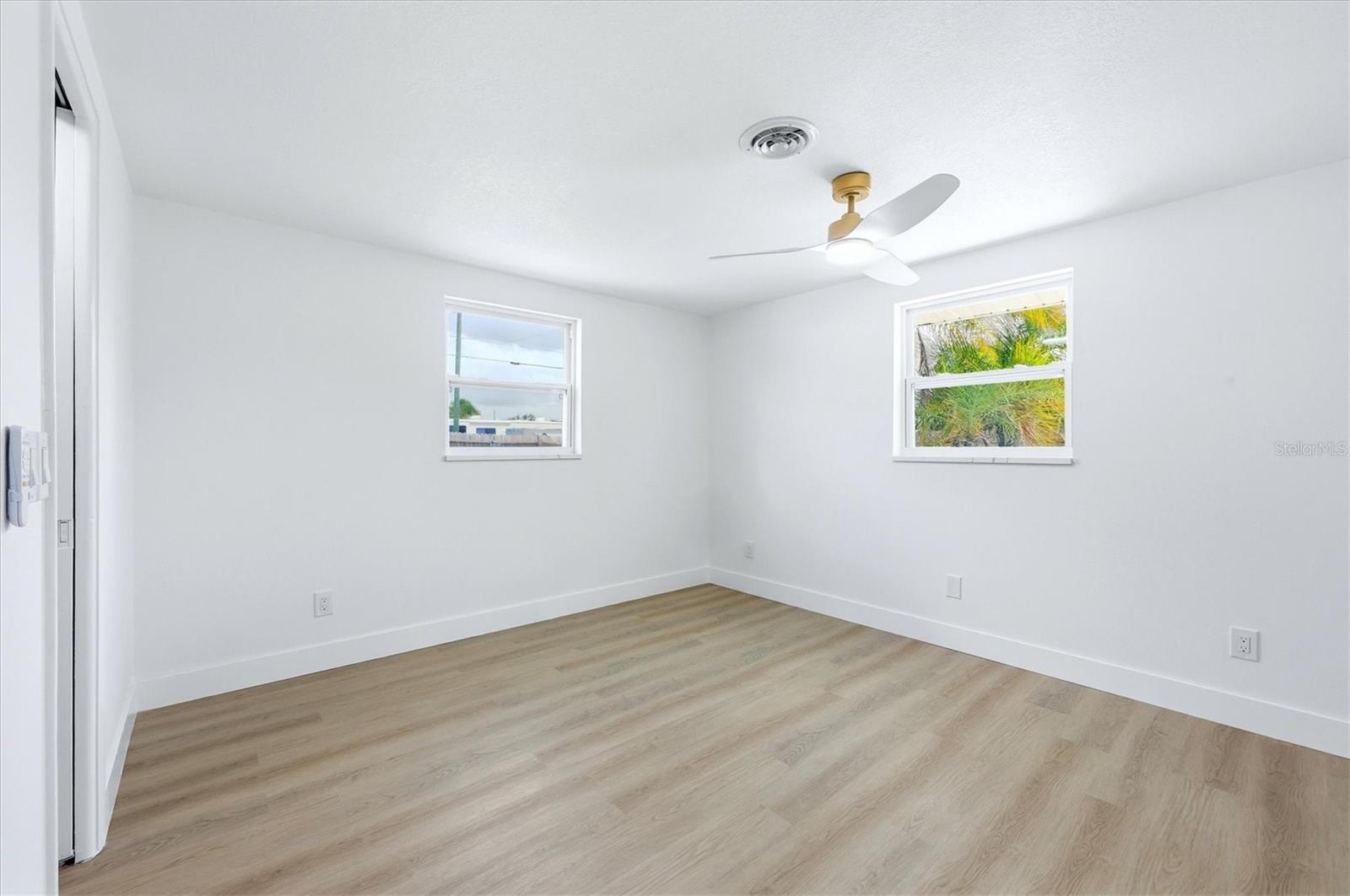 SOUTH VENICE - Residential