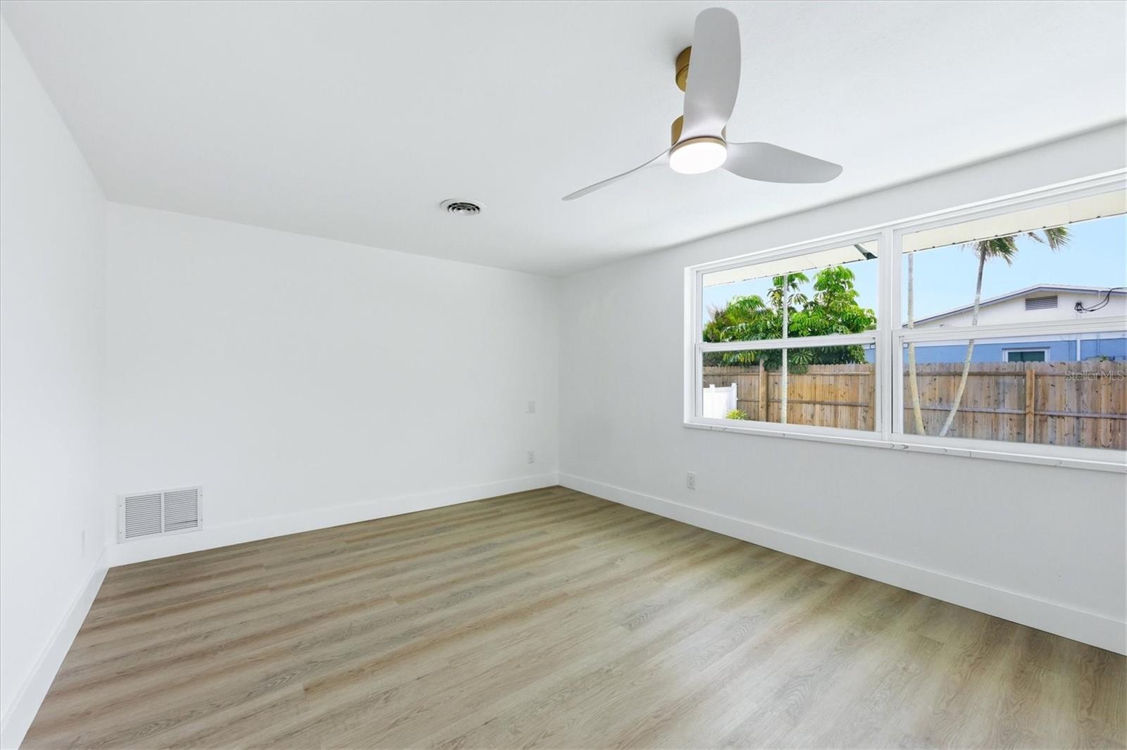 SOUTH VENICE - Residential