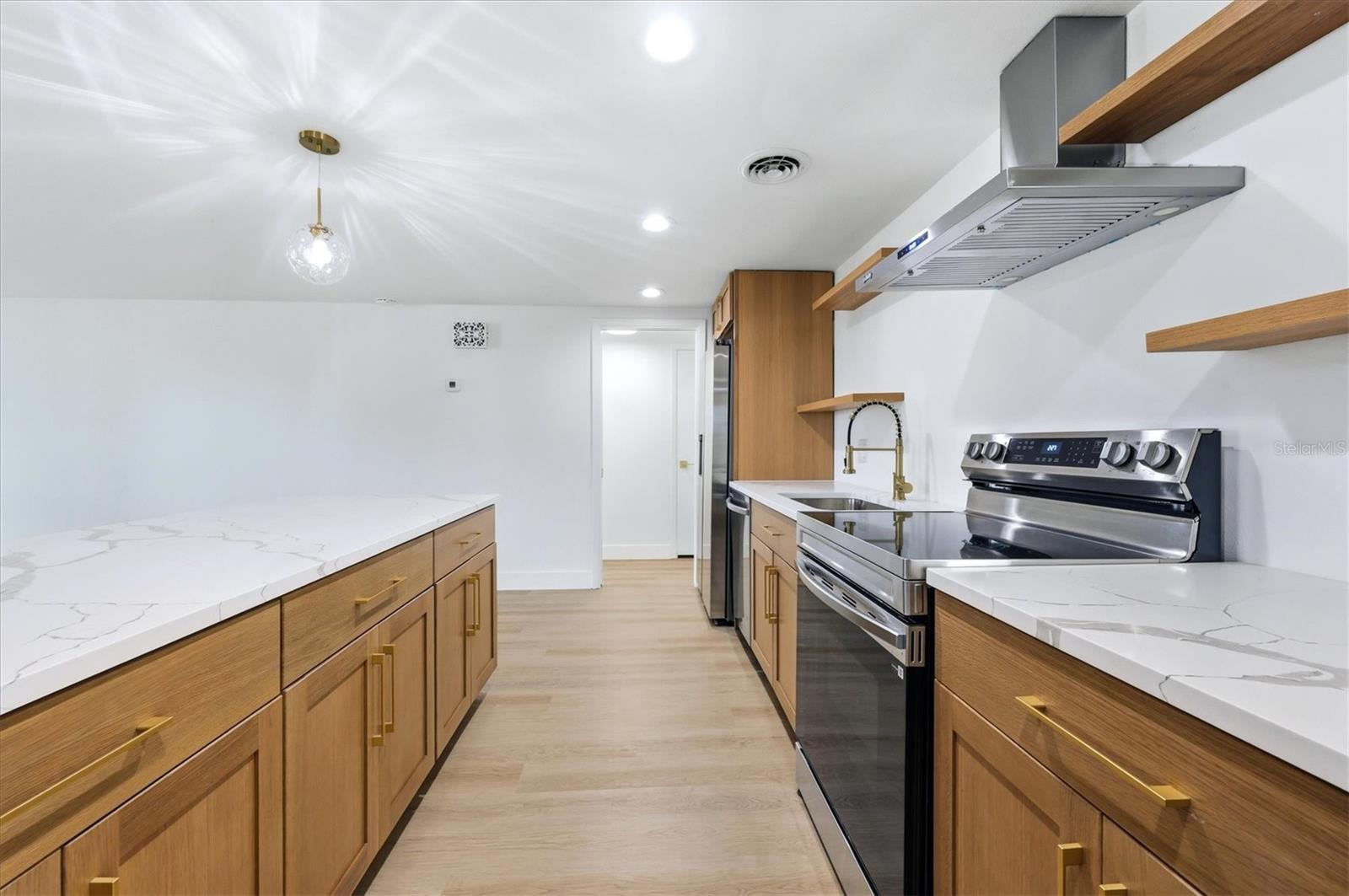 SOUTH VENICE - Residential