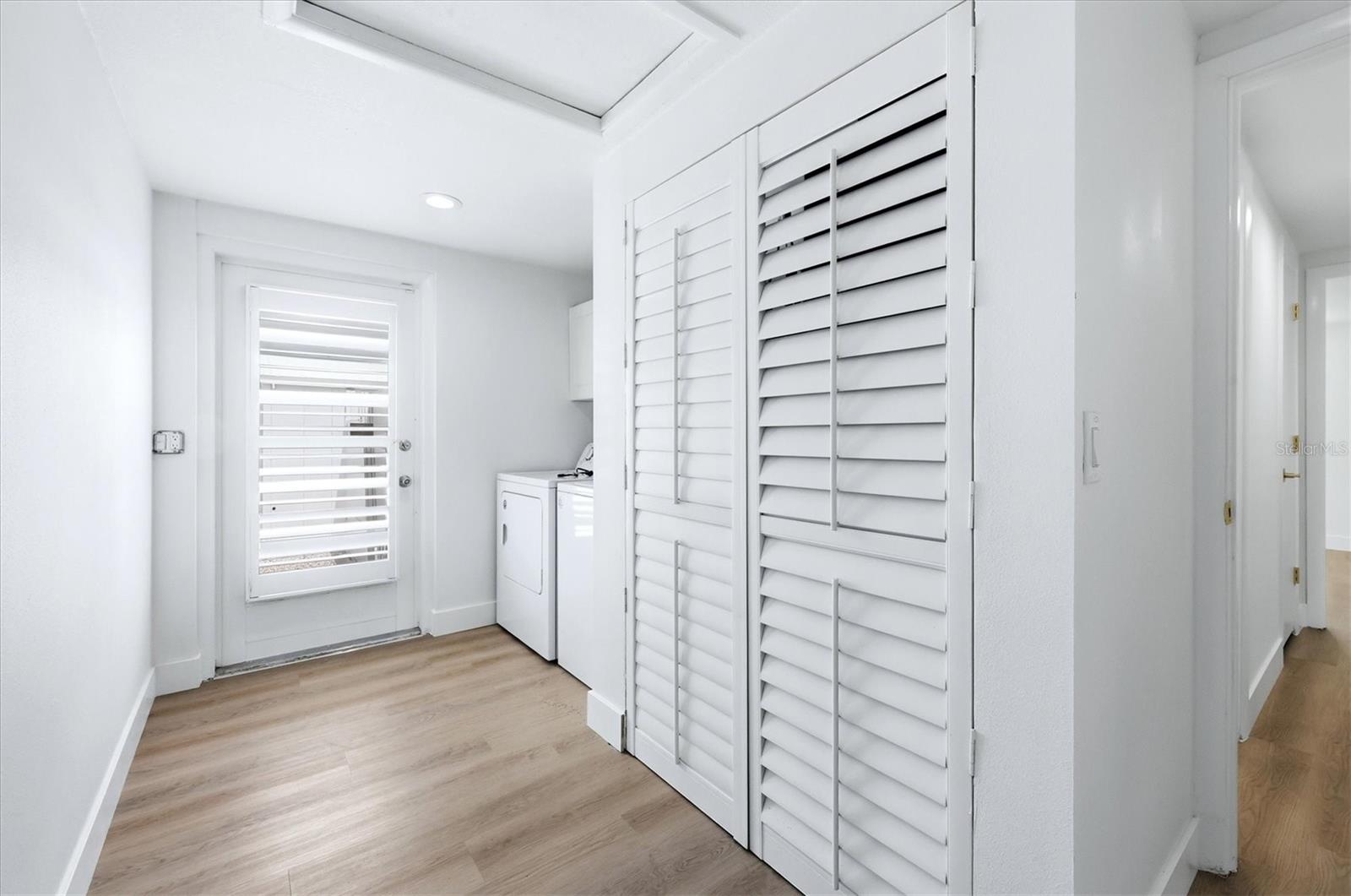 SOUTH VENICE - Residential