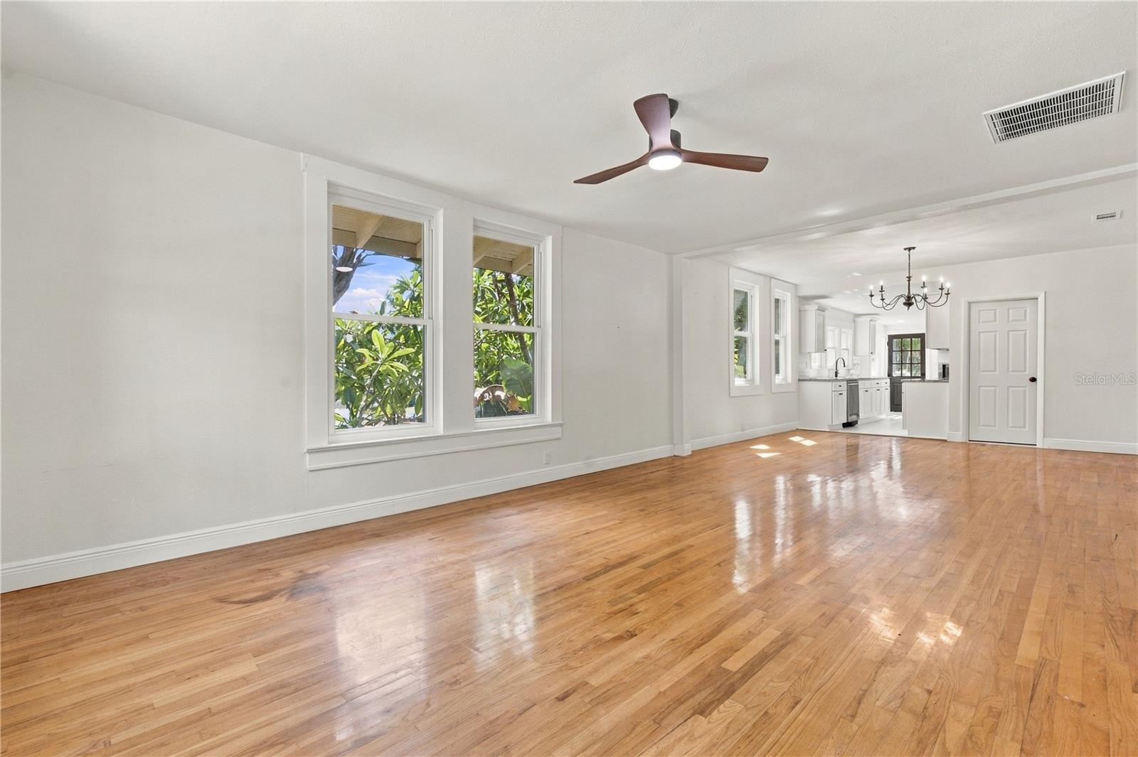 511 E FRANCES AVENUE