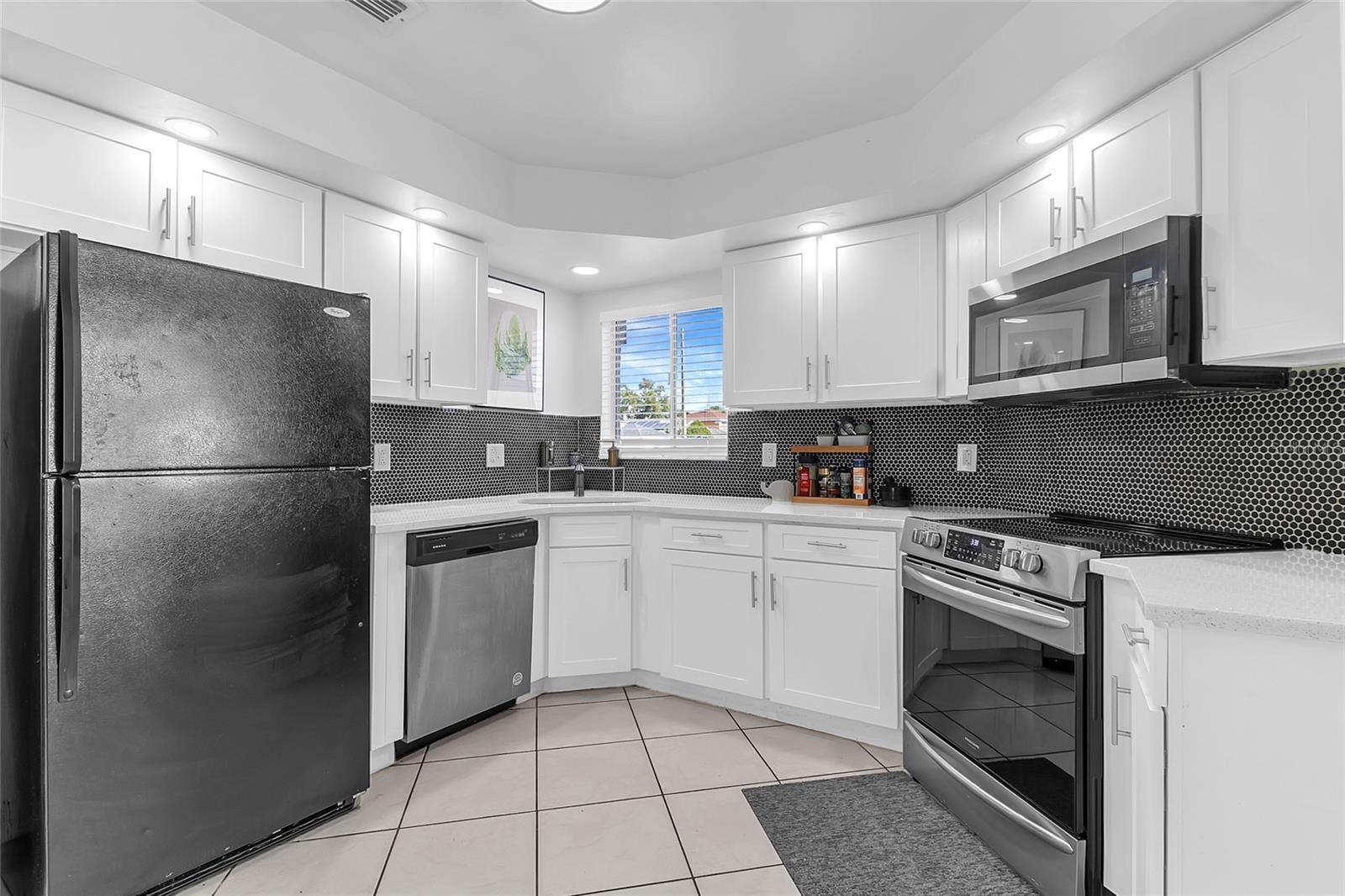 1551 AVLEIGH CIRCLE