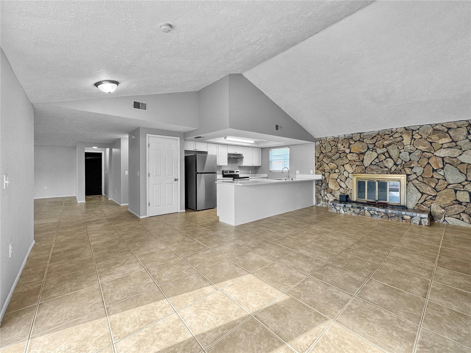 SHADOW RIDGE - Residential Lease