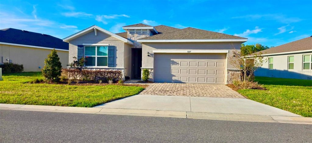 Photo of 5227 NW 46th Lane Rd, Ocala, FL 34482 (MLS # OM720261)