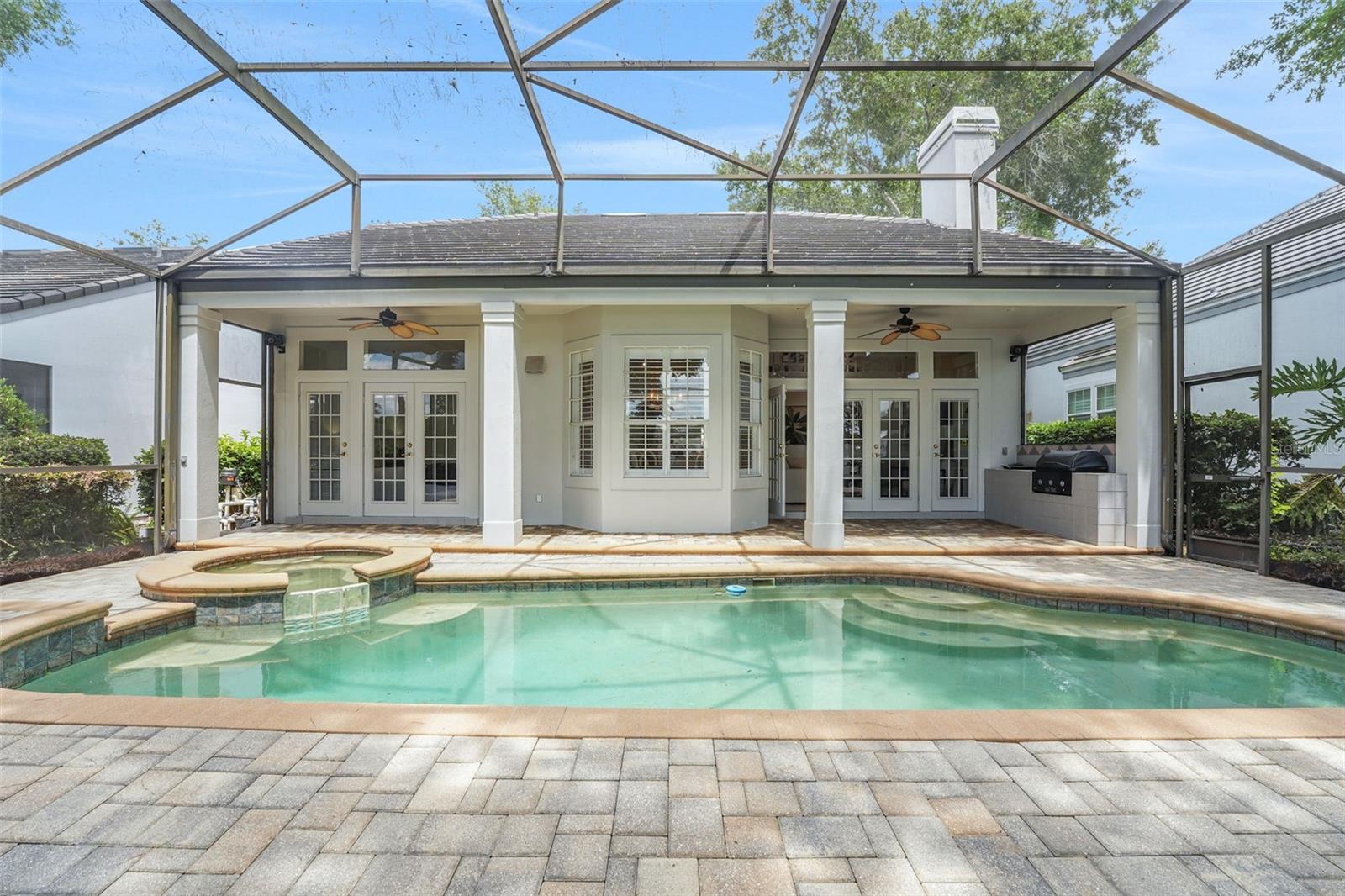 HEATHROW/BRAMPTON COVE - Residential
