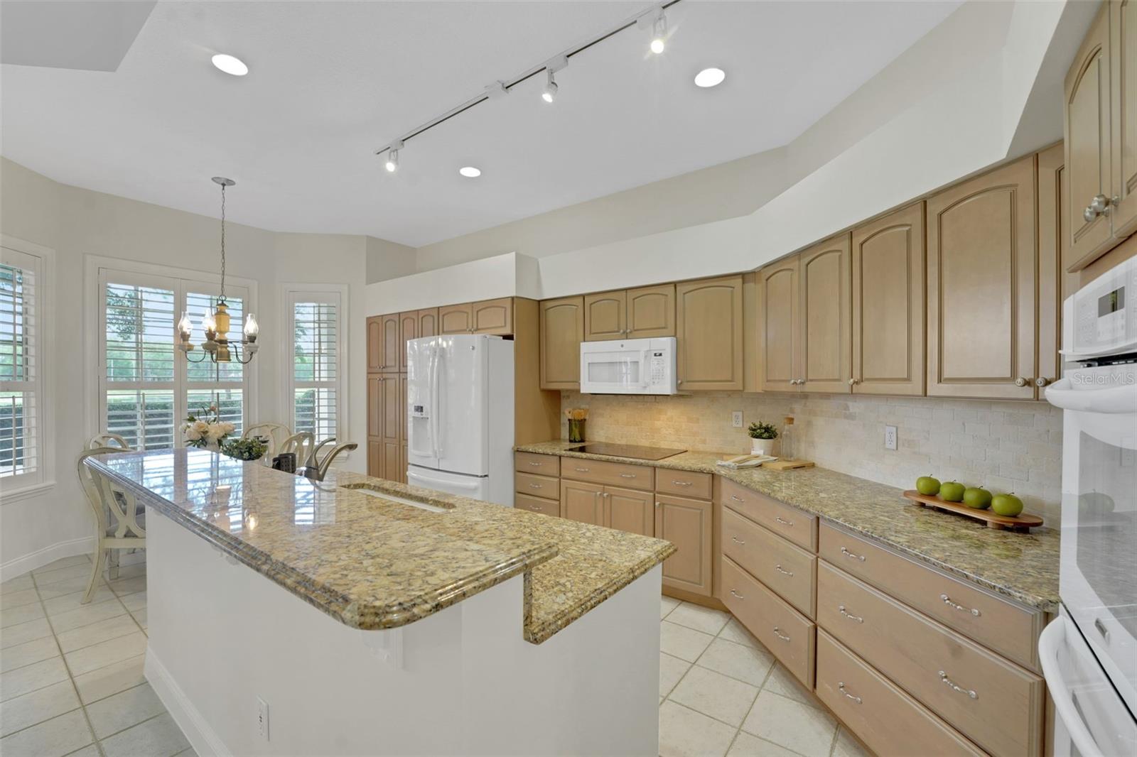 HEATHROW/BRAMPTON COVE - Residential