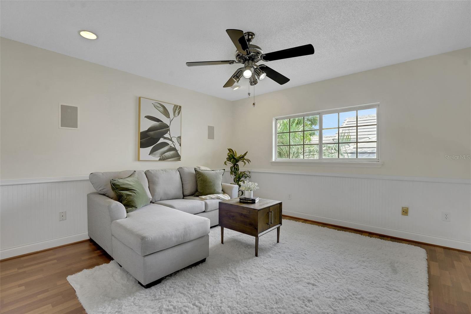 HEATHROW/BRAMPTON COVE - Residential