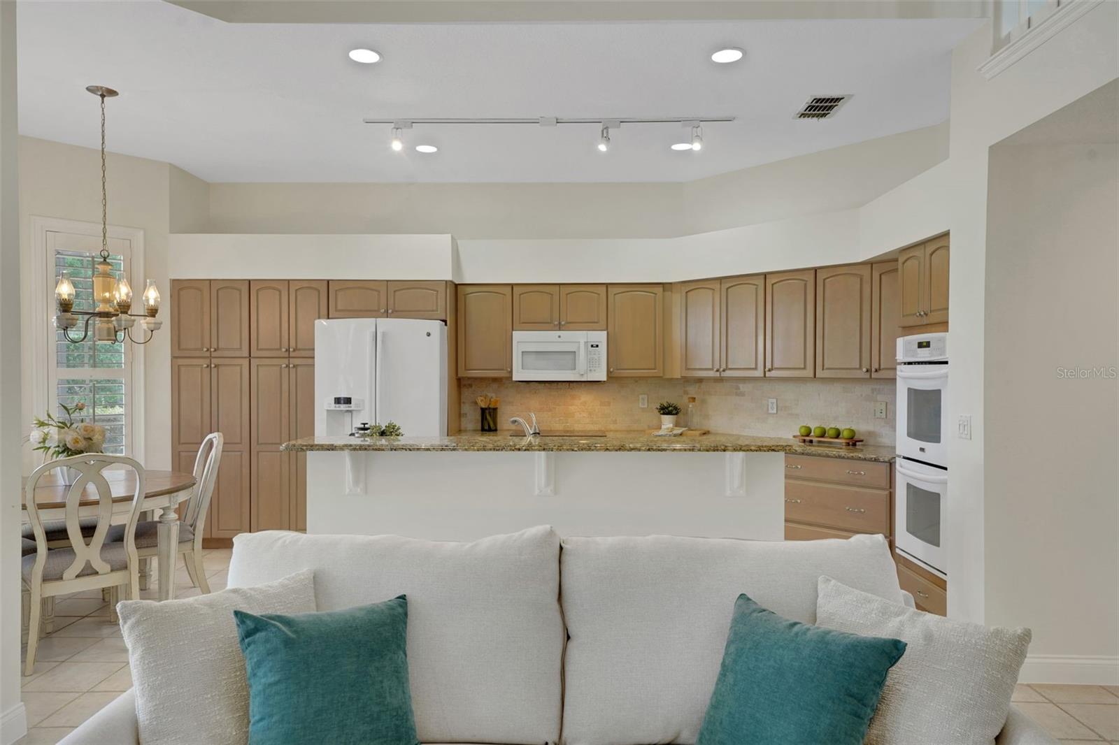 HEATHROW/BRAMPTON COVE - Residential