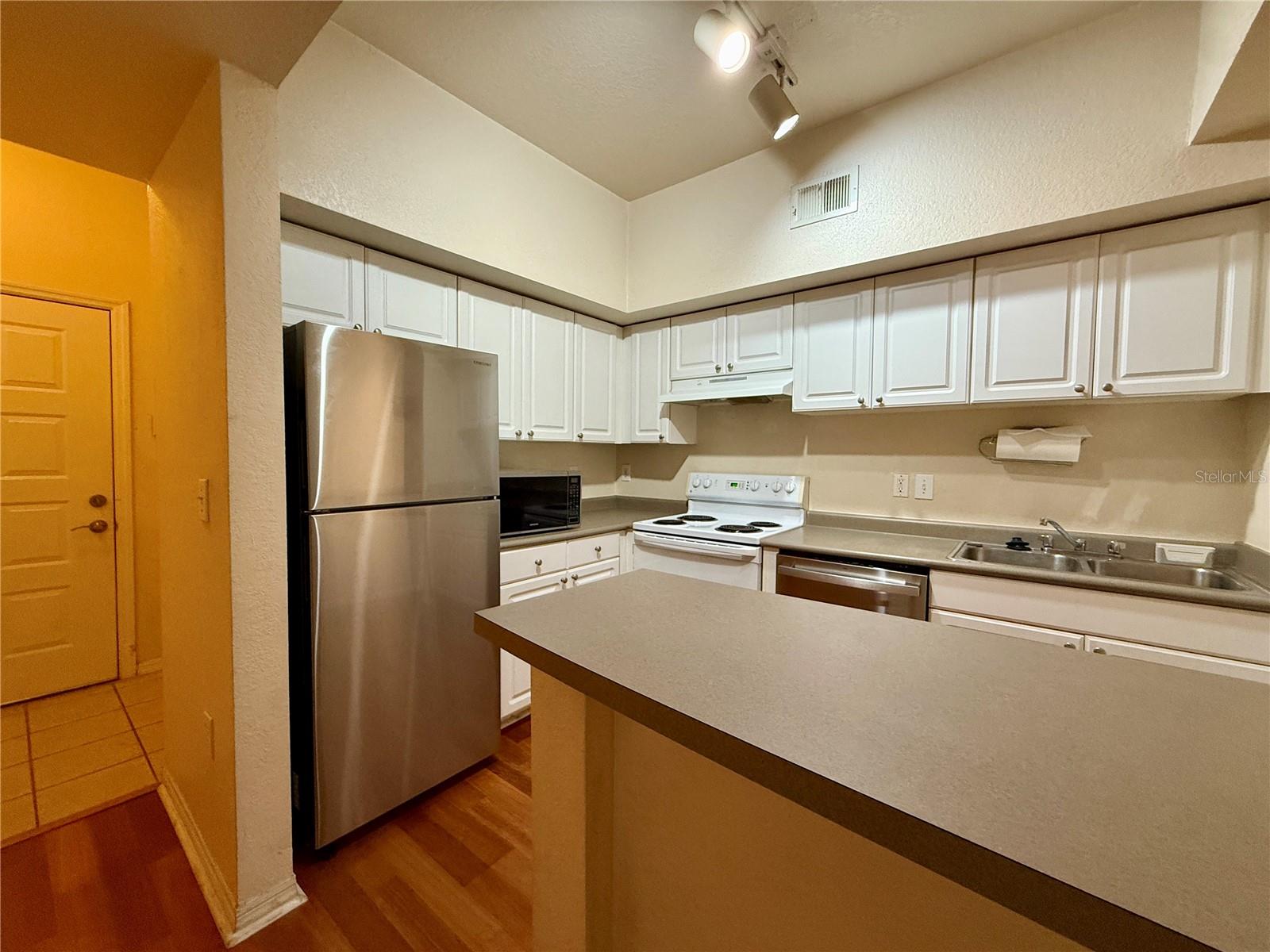 THE MADISON AT SOHO II CONDO - Residential Lease