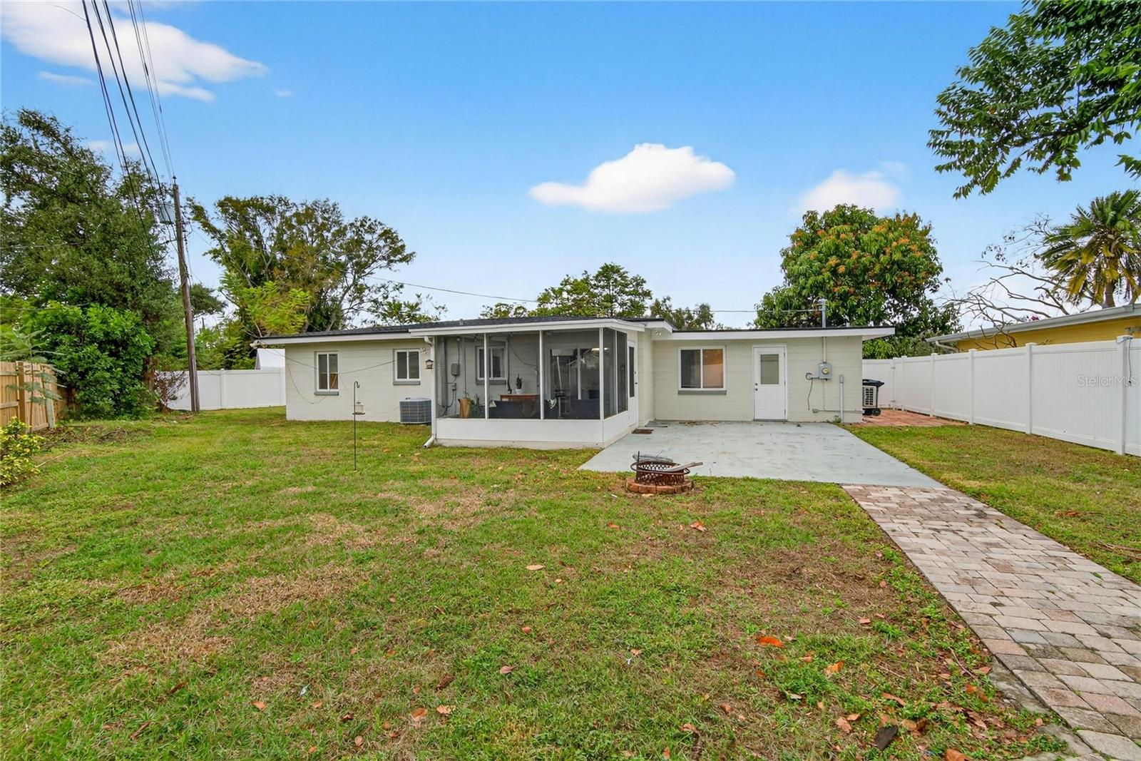 WESTGATE MANOR 1ST ADD BLK 3, LOT 21 - Residential