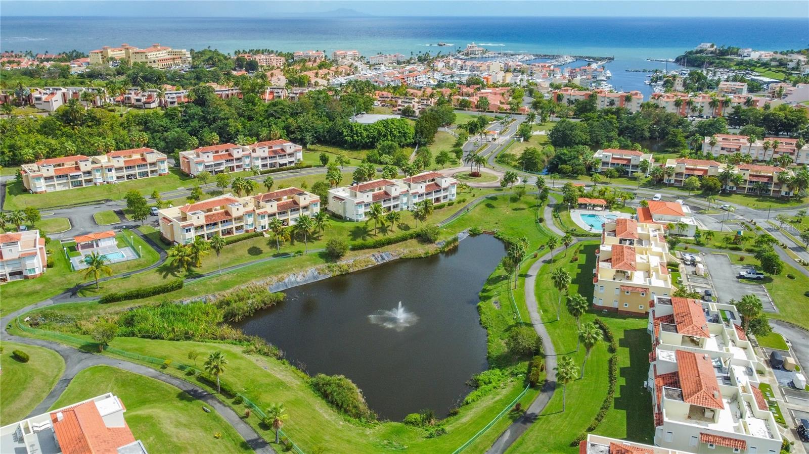 HARBOUR LAKES - Residential