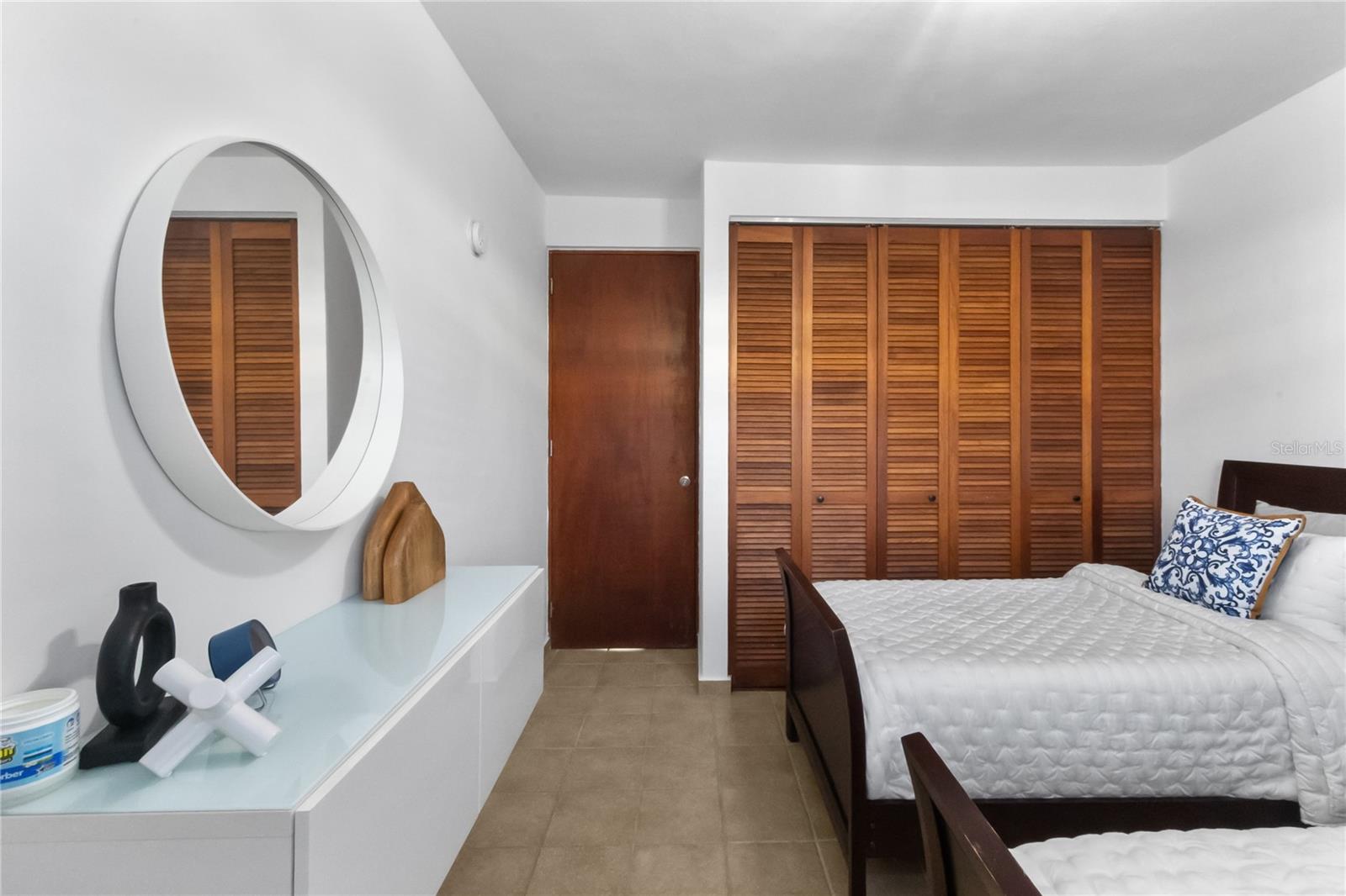 HARBOUR LAKES - Residential