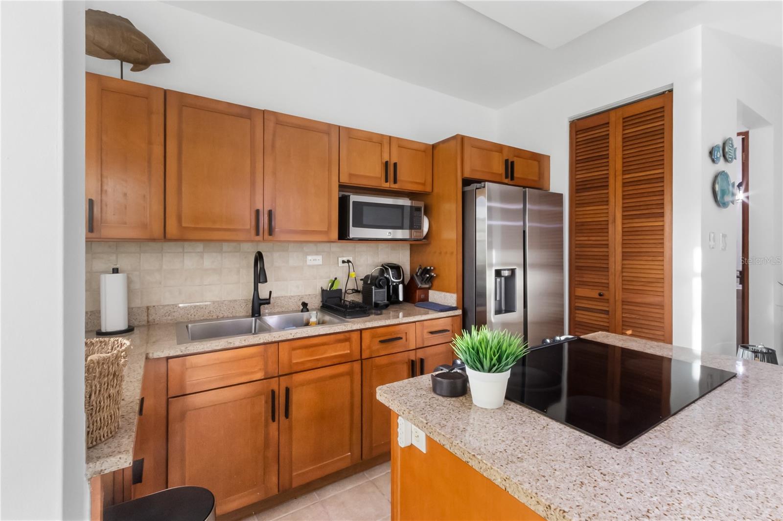 HARBOUR LAKES - Residential