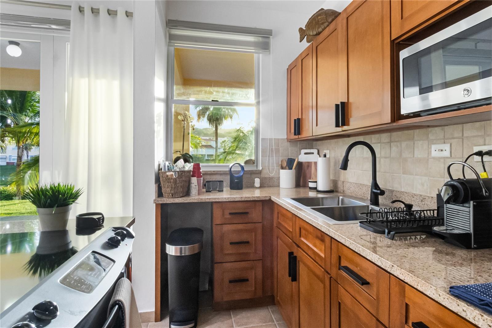 HARBOUR LAKES - Residential