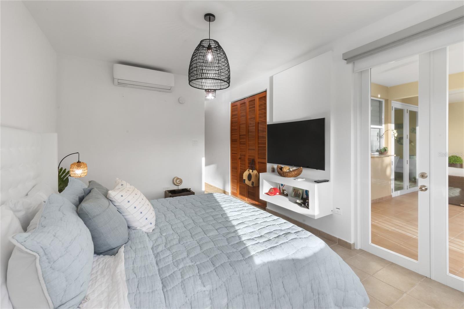 HARBOUR LAKES - Residential