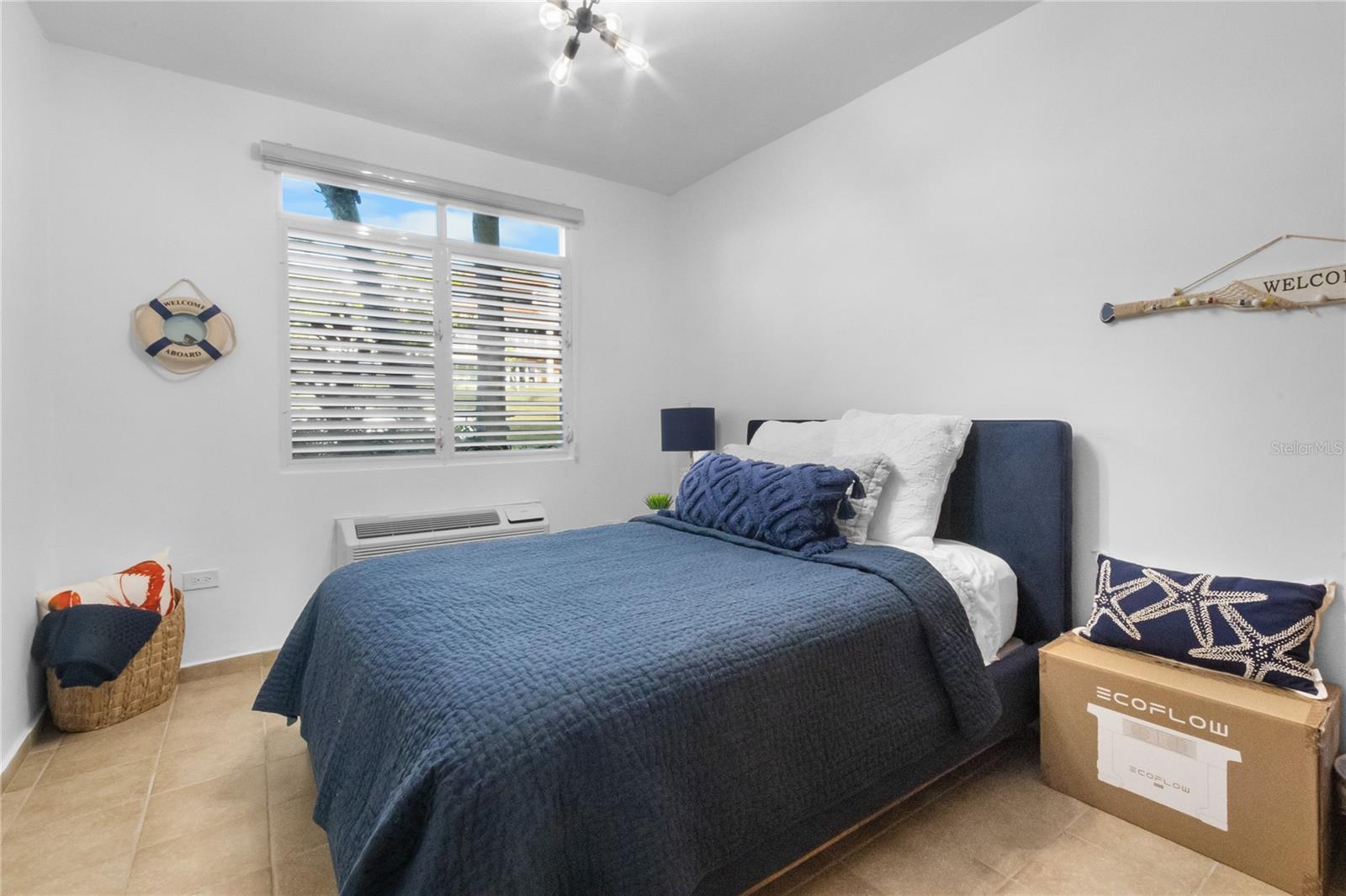 HARBOUR LAKES - Residential