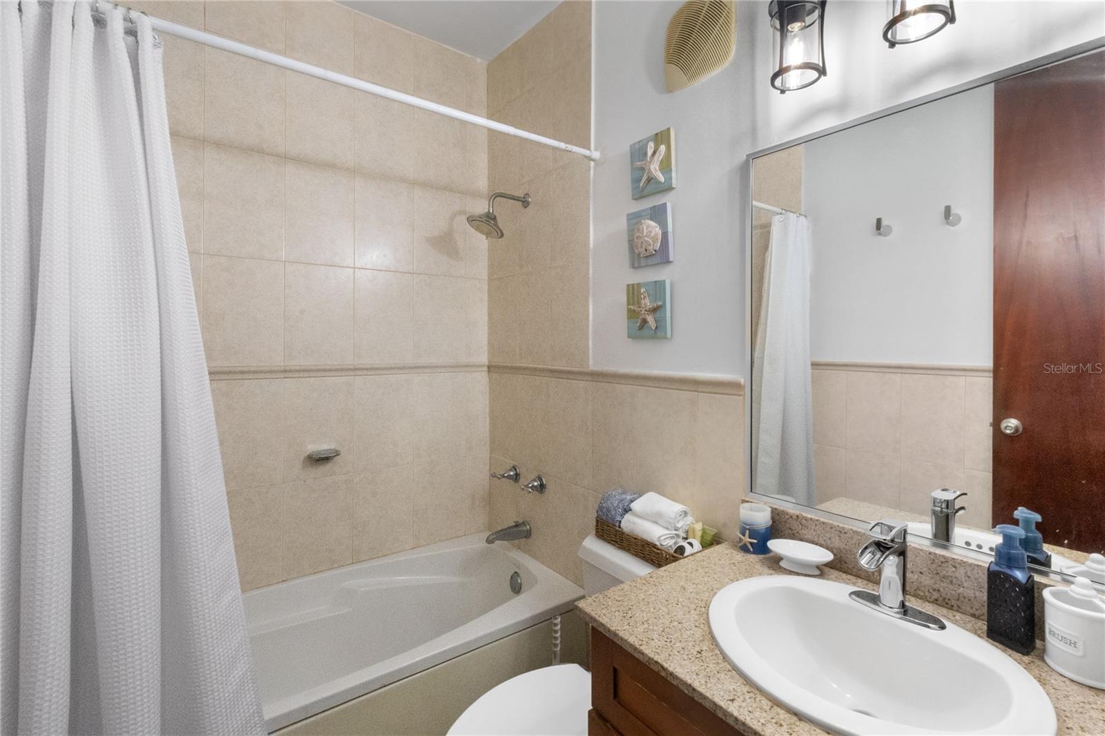 HARBOUR LAKES - Residential