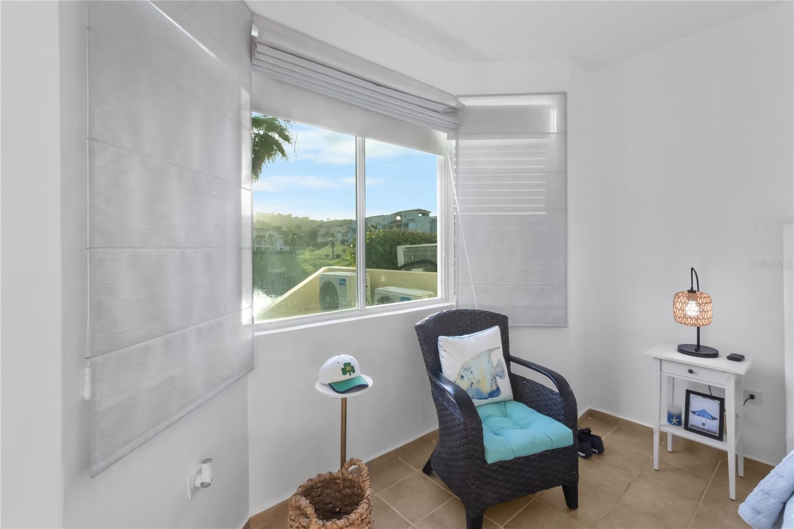 HARBOUR LAKES - Residential