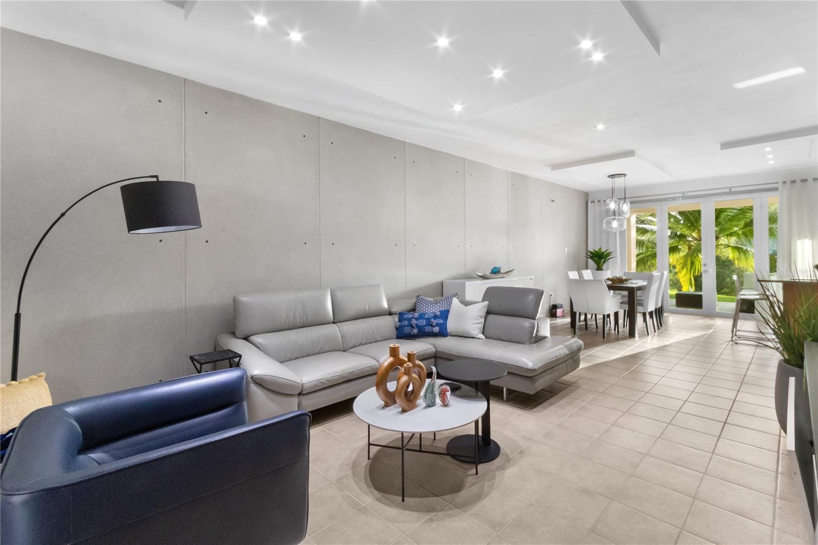 HARBOUR LAKES - Residential