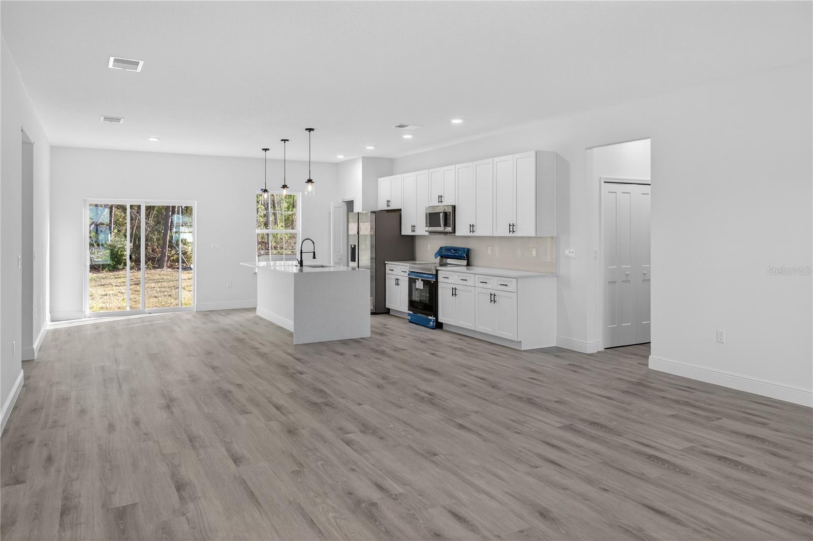 CITRUS SPGS UNIT 09 - Residential Lease