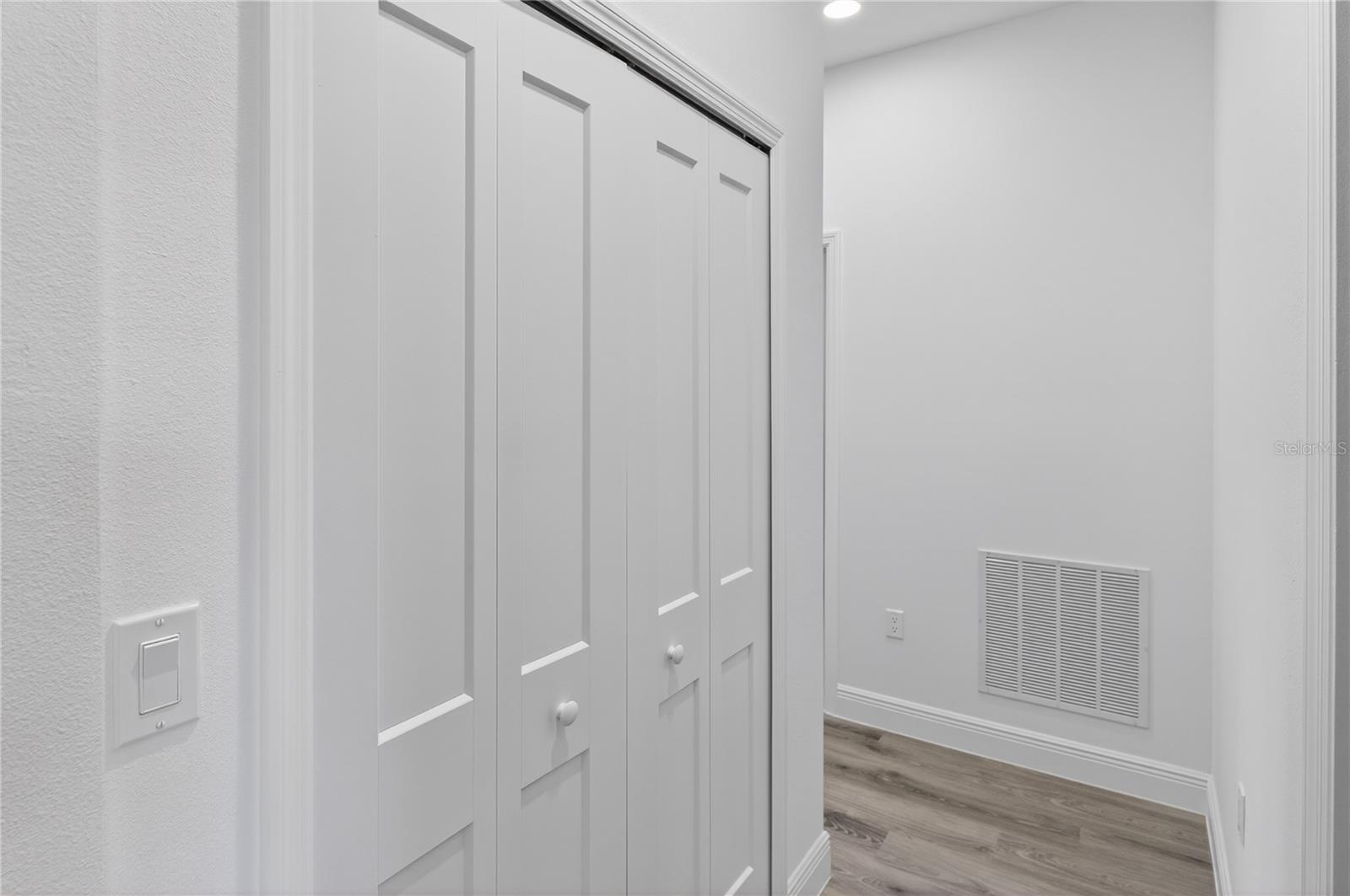 CITRUS SPGS UNIT 09 - Residential Lease