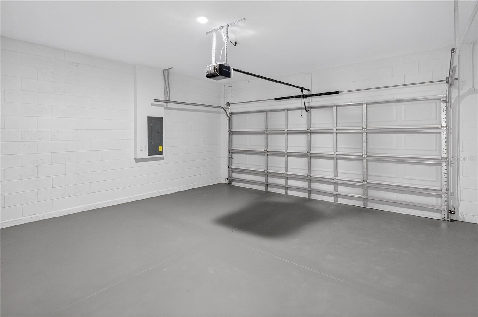 CITRUS SPGS UNIT 09 - Residential Lease