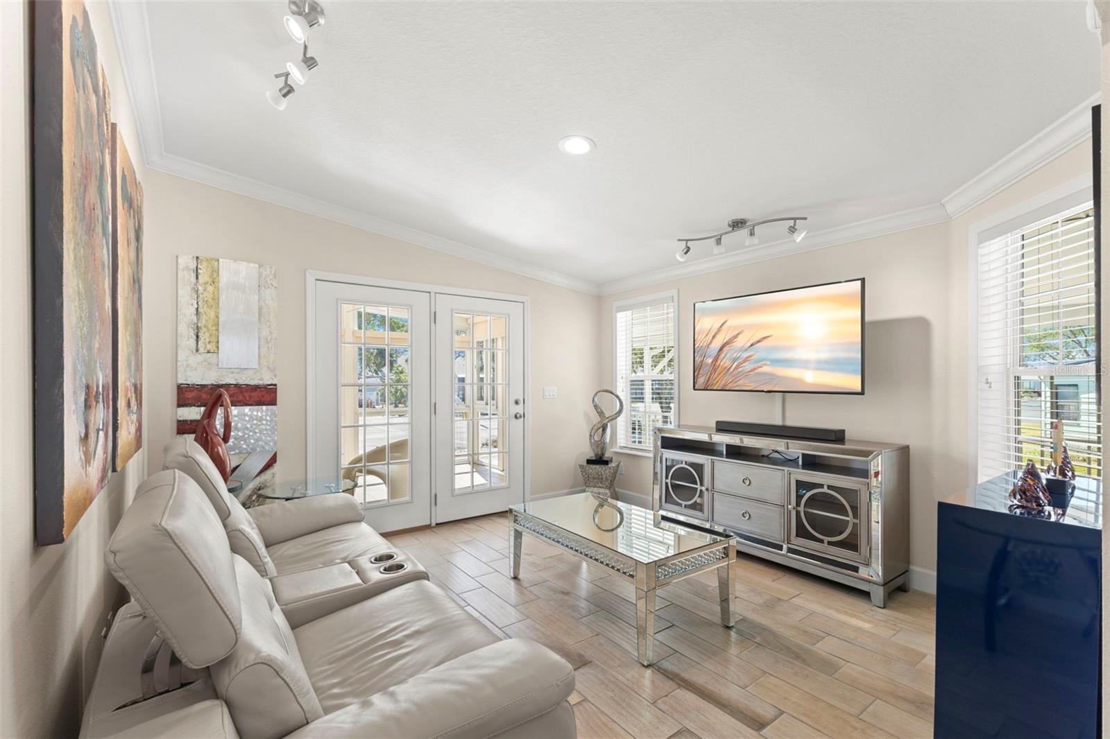 MOBEL AMERICANA MOBILE HOME PARK UNREC - Residential