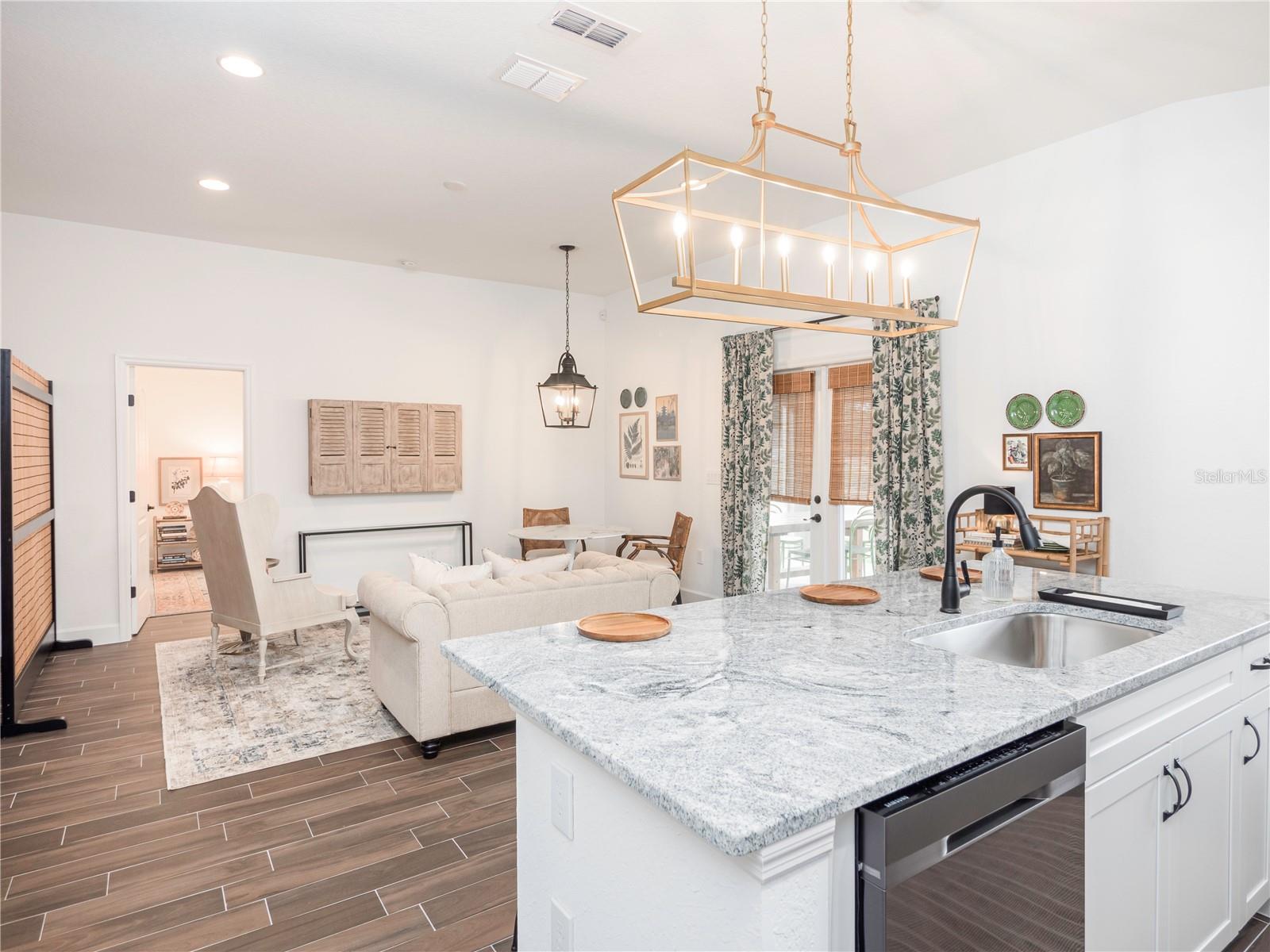 THOMPSON PRESERVE - Residential