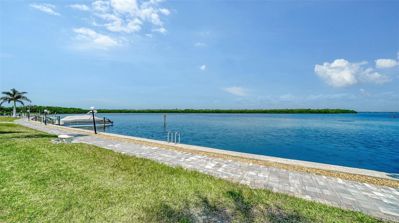 LONGBOAT HARBOUR - Residential