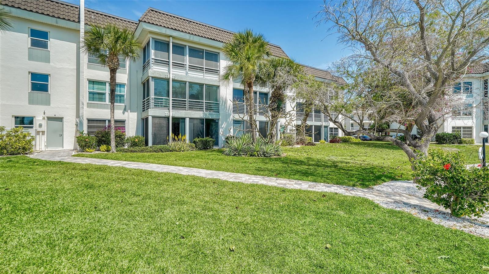 LONGBOAT HARBOUR - Residential