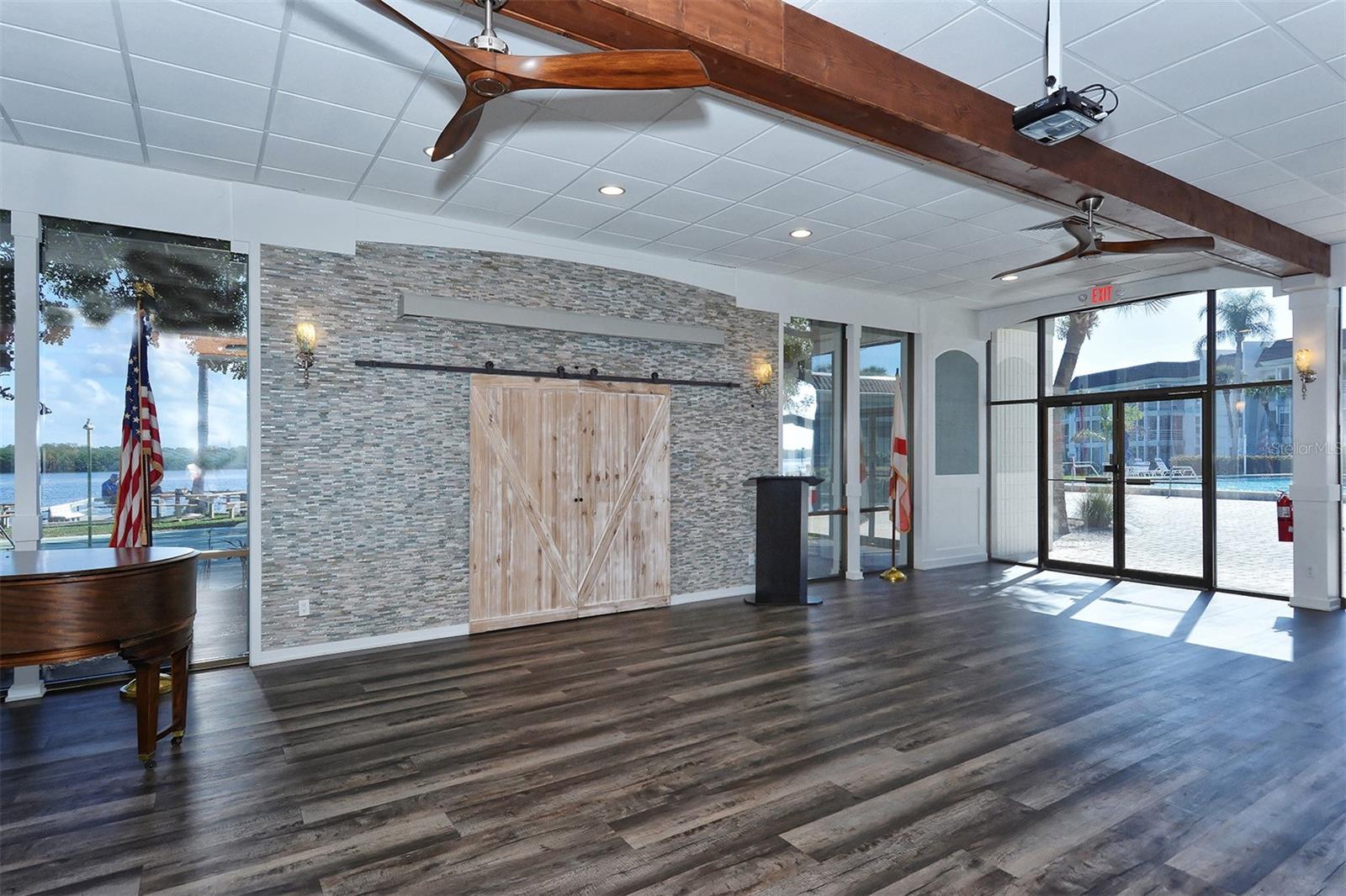 LONGBOAT HARBOUR - Residential