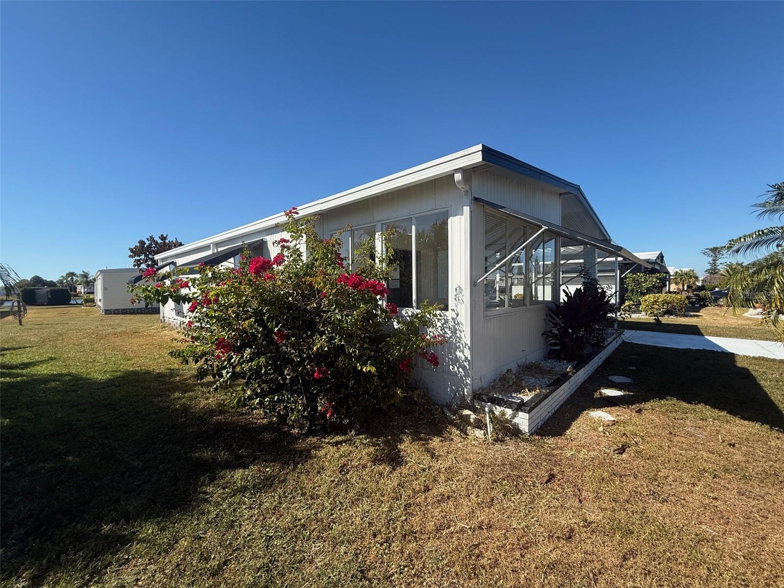 LA CASA MHP CO-OP - Residential