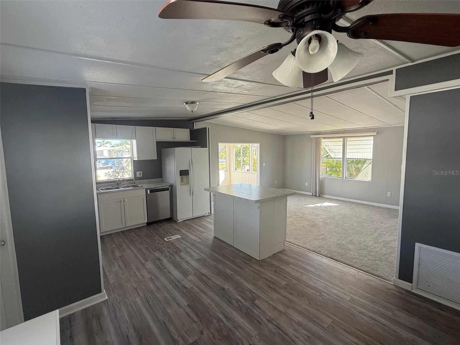 LA CASA MHP CO-OP - Residential