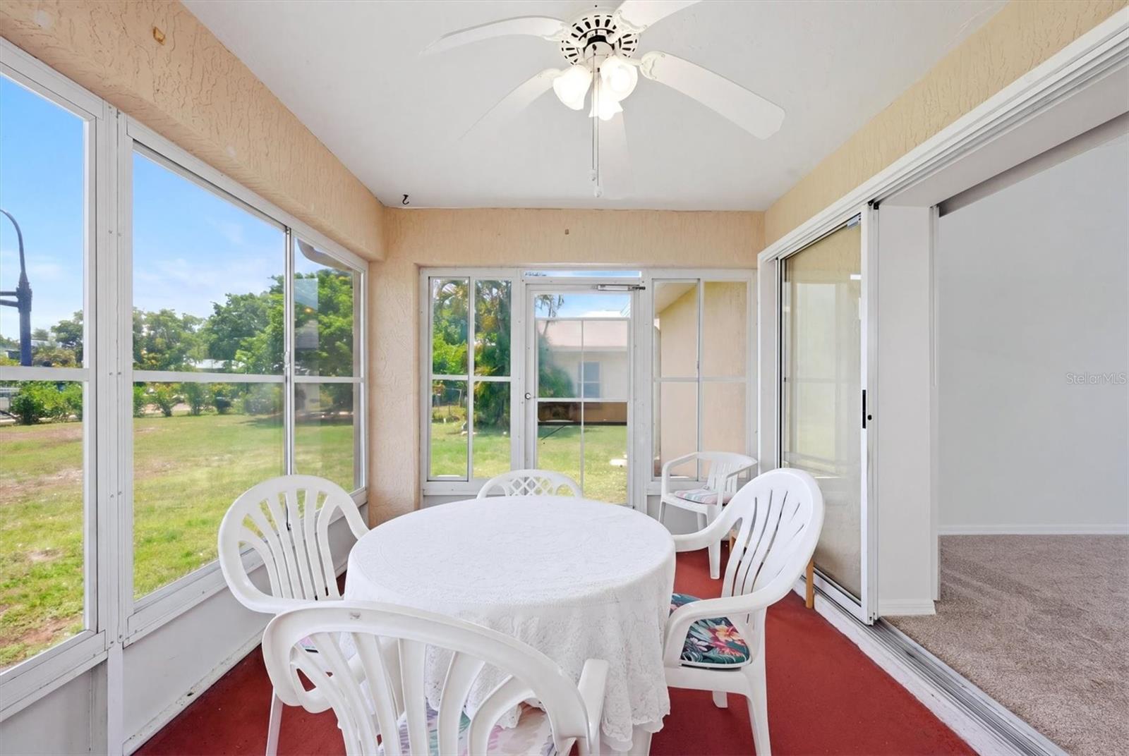 COUNTRY MEADOWS - Residential