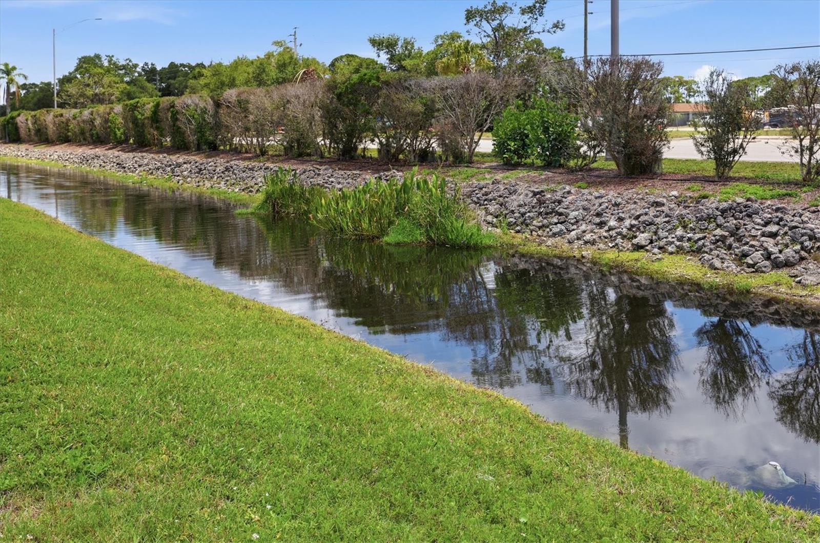 COUNTRY MEADOWS - Residential